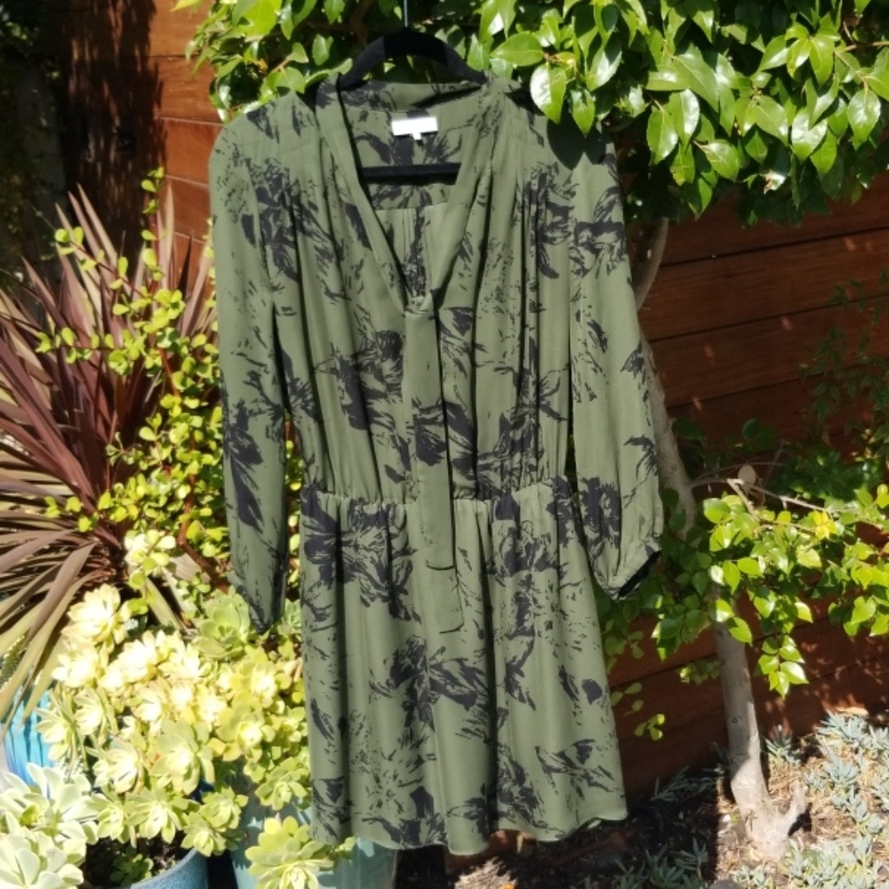 Olive 'Parker' dress with tie front neck